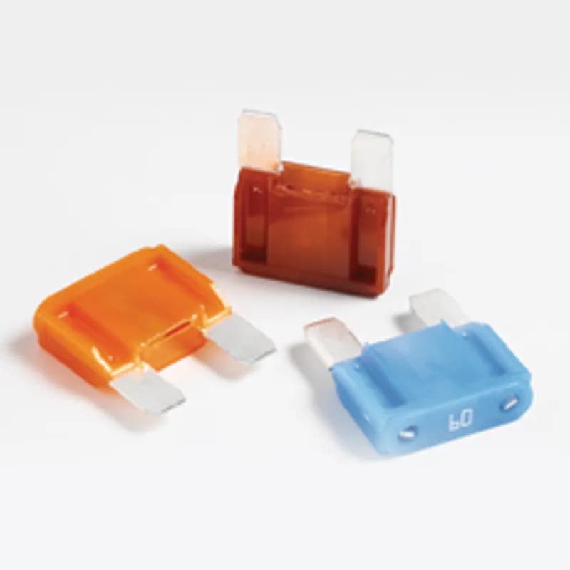 AUTOMOTIVE MAXI SLO-BLO BLADE 50A. With “Diffusion Pill Technology” the MAXI™ Fuse provides excellent time delay characteristics and low heat dissipation. Designed and patented by Littelfuse, the MAXI™ Fuse is ideal for motor powered applications which have large inrush currents.