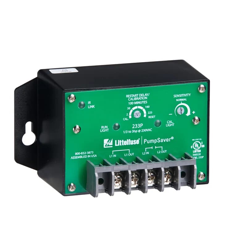 The 233P1.5-ENCL is an enclosed single-phase pump monitor with an input voltage value of 230 V ac, an input load range of ⅓–1.5 hp, and an output load rating of 1.5 hp @ 240 V ac (10 A maximum).