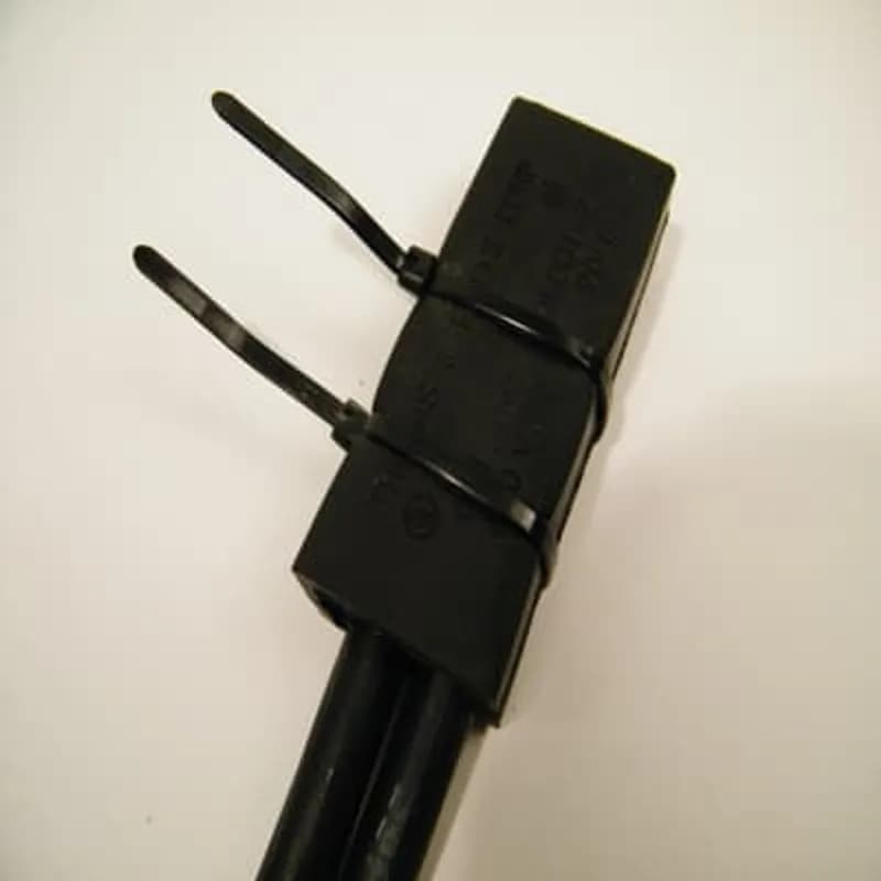 ABB - Installation Products MDBOOT-3 - KUBE 600kV Insulator Boot for Disconnect Series MD-M and MD-F, Insulates Body Size 3, Black Thermoplastic Rubber