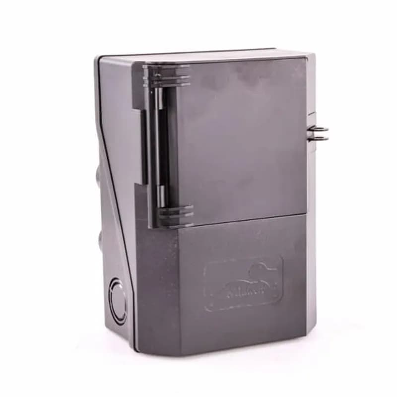 ABB - Electrification P065P - Non-Metallic, Non-fusible disconnect pullers are removable or reinstallable in the OFF position for user safety during equipment maintenance.